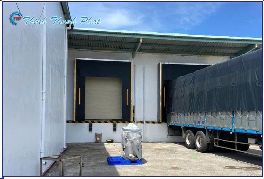 bat-che-duoi-xe-container