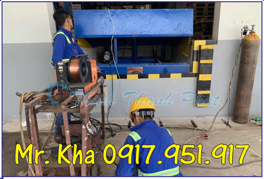Lap dat san nang dock leveler toan quoc 03