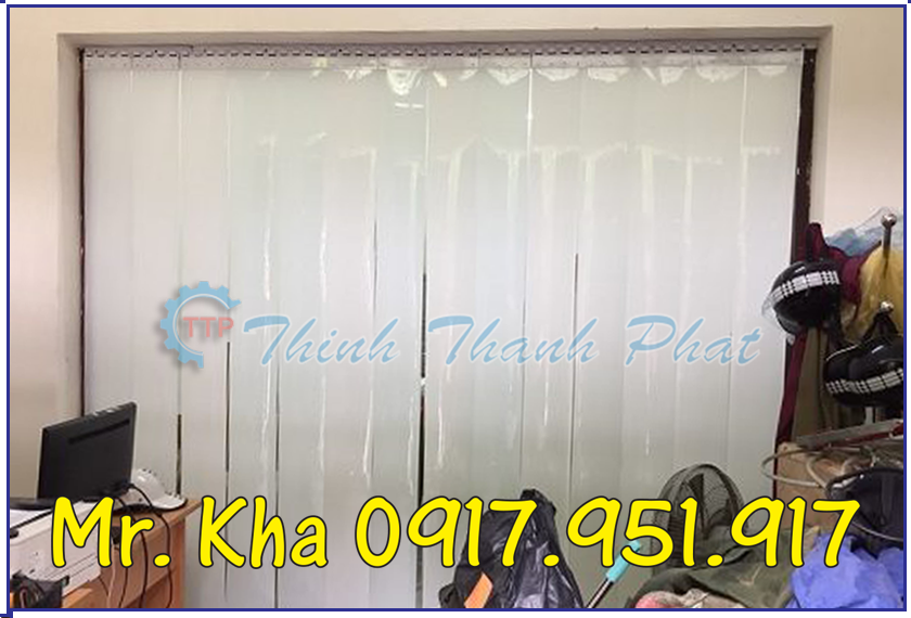 Rem nhua pvc trang sua 02
