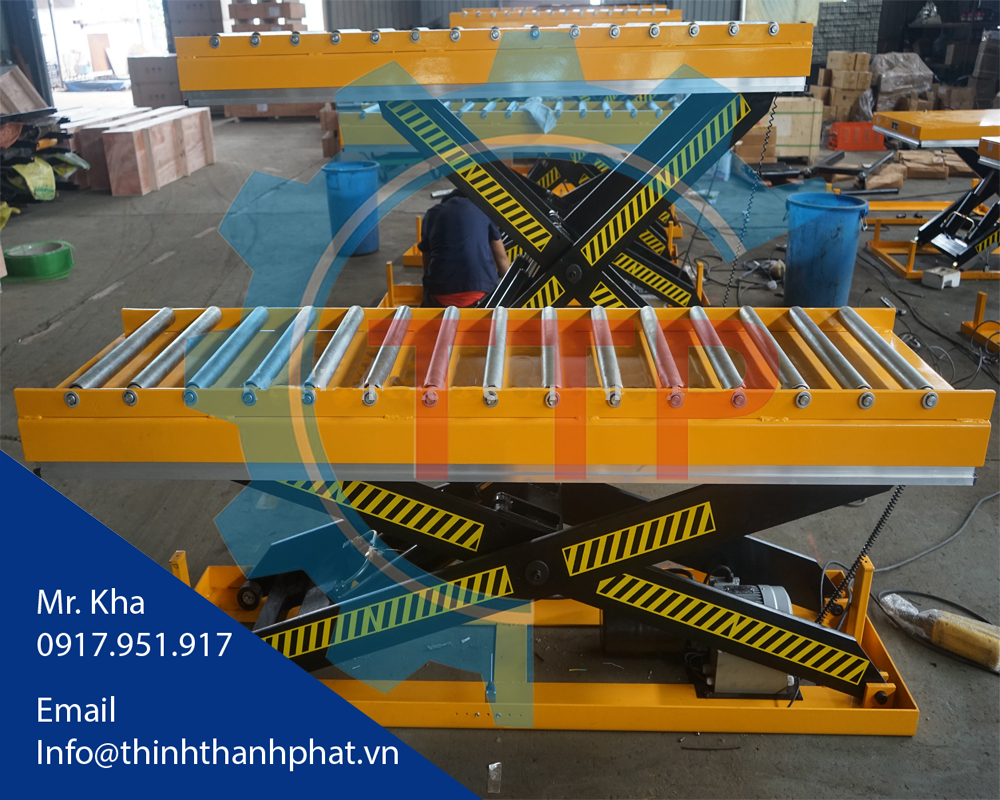 Bàn nâng thủy lực với con lăn