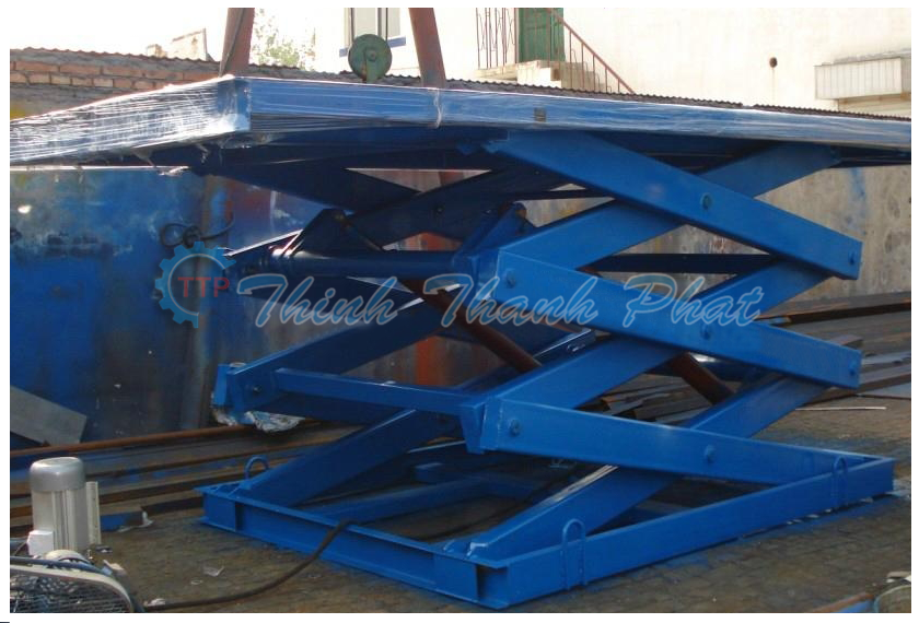 ban-nang-thuy-luc-2000kg-003