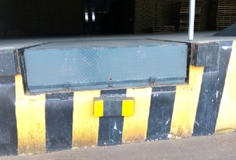 Bàn nâng cơ khí - Dock leveler cơ khí