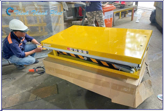 BÀN NÂNG ĐIỆN 2000KG CHIỀU CAO 1.7M
