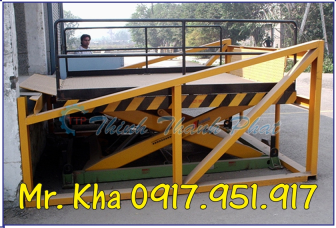 BÀN NÂNG LÊN CONTAINER