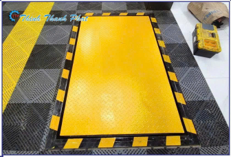 BÀN NÂNG THỦY LỰC CẮT KÉO