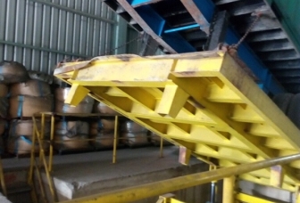 Bàn nâng xe container đổ liệu thủy lực