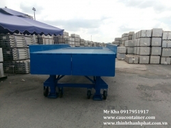 Cầu cho xe nâng rút hàng từ container