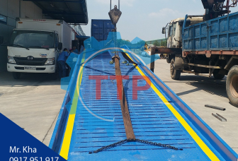Cầu dẫn lên container