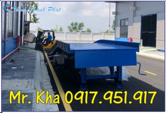 Cầu xe nâng (Forklift ramp)
