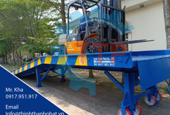 Cầu xe nâng - cầu lên container