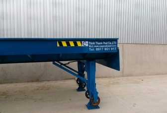 Cầu xe nâng di động (Container loading ramp)