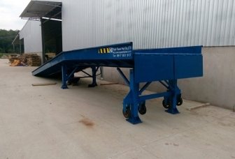 Cầu xe nâng di động (Container loading ramp)