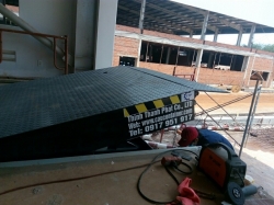 Sàn nâng cơ khí TTP - Mechanical dock leveler Sàn nâng cơ khí TTP - Mechanical dock leveler