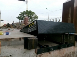 Sàn nâng hạ thủy lực