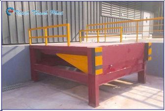 SÀN NÂNG THỦY LỰC ĐỂ NỔI BÊN NGOÀI KHO