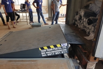 Sàn nâng tự động kéo tay