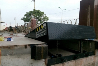 Sàn nâng tự động thủy lực (Hydraulic dock leveler)