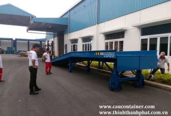 Thiết bị đóng rút hàng từ container